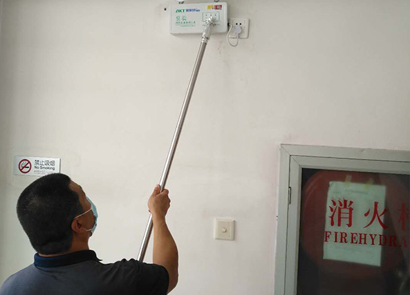 ���������z�y